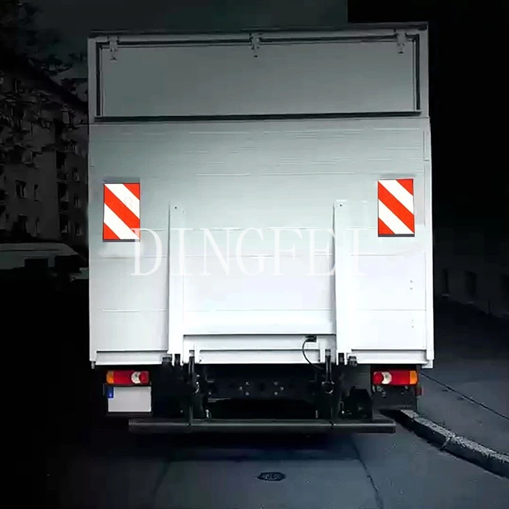 Reflective Warning Flags For Truck Tail Lift